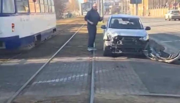 It's His Own Fault: A Rushing Driver Crashed into a Tram on Ganibu Dambis