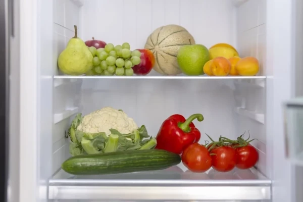 They release toxins. A nutritionist explained why apples don’t belong next to cucumbers