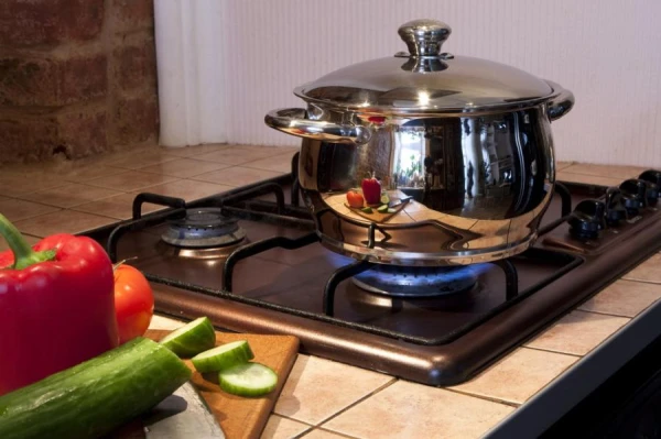 With a lid or without: how to properly cook soup — not everyone knows