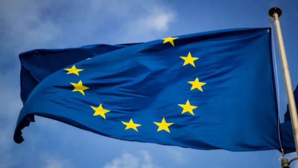 EU extends sanctions against Iran