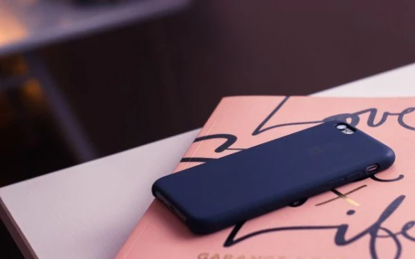 Why Should You Place Your Smartphone Screen Down on the Table?