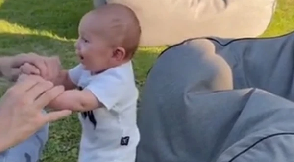 Папа может все.