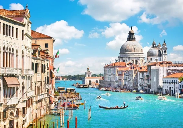 Venice Will Charge an Entrance Fee Starting in April