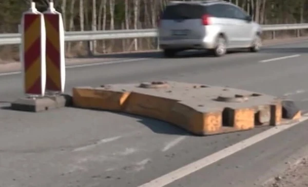 Troubles of a Bulgarian Driver: Heavy Metal Spilled from a Truck on the Highway