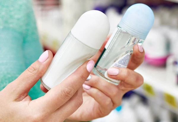 “Natural” Doesn’t Mean Safe: Doctor Explains the Risks of Deodorants