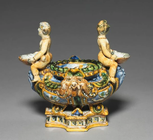 What is majolica and what is it famous for?