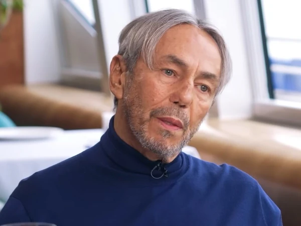 Secrets of the Past: The Daughters of the Late Umar Dzhabrailov Reveal the Identity of Their Blonde Mother with a Model Appearance