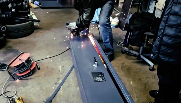 A group of drug dealers uncovered in Riga, 9 kg of marijuana seized