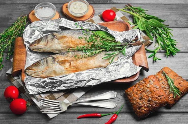 How to Properly Bake Foods — in Foil or Sleeve? A Dietitian's Opinion