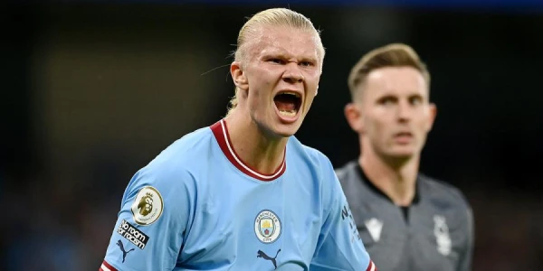 Who is the highest-paid footballer in the Premier League?