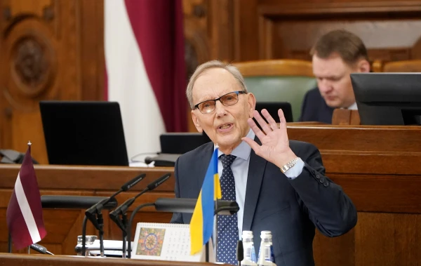 The Russian language is unofficially the second state language...