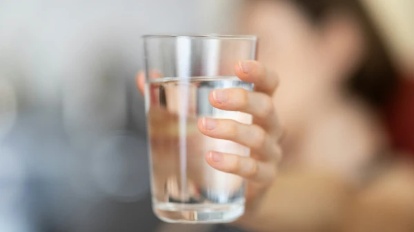 How to Drink Water in the Morning Without Harming Your Health: Simple Rules
