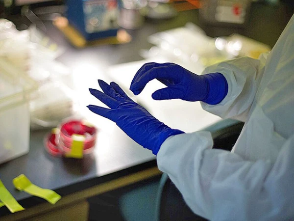 Оказывается, ученые сами вносят химические вещества в лабораторные образцы.