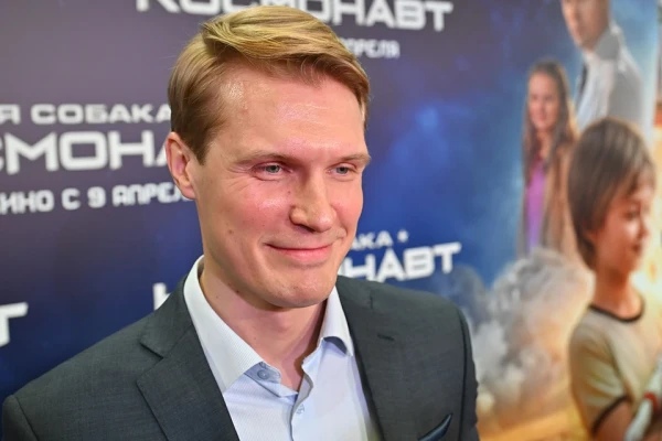 Рижане помнят его по ярким премьерам.