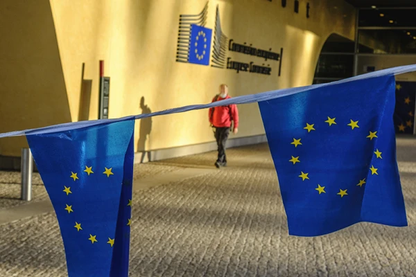 The crisis due to the war in Iran hit the EU harder than the US - Bloomberg