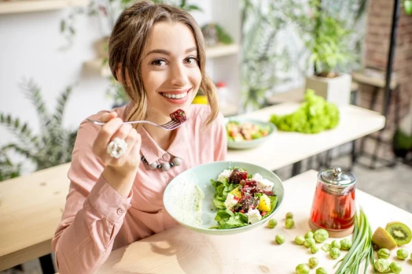 No Magic: A Dietitian Reveals 4 Secrets of People Who Eat a Lot and Don't Gain Weight
