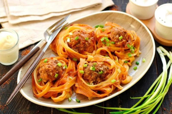 Cooking Delicious Pasta and Meatballs Nest in 30 Minutes