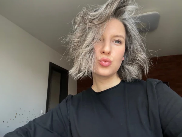 Hide or Embrace: A New Perspective on Gray Hair