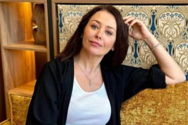 At 52 — Like a Model: Volkova Hit the Streets of Milan in a Daring Look