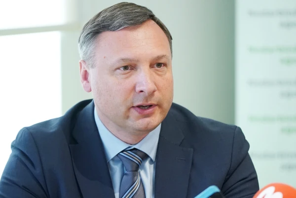 The Head of the Eastern Hospital Warns of Possible Increase in Medication Costs