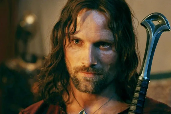 Вигго Мортенсен в роли Арагорна в кинотрилогии «Властелин колец»