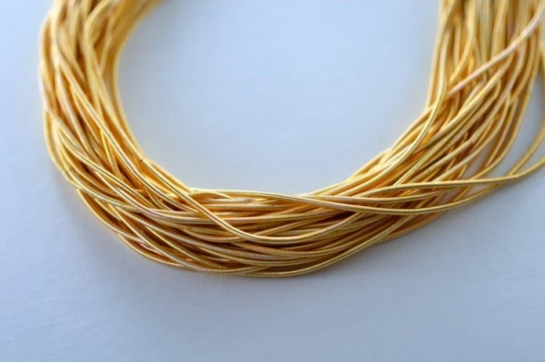 How does the process of drawing wire work?