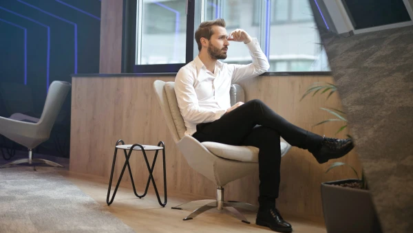 Scientists Disprove the Harm of the Habit of Sitting Cross-Legged
