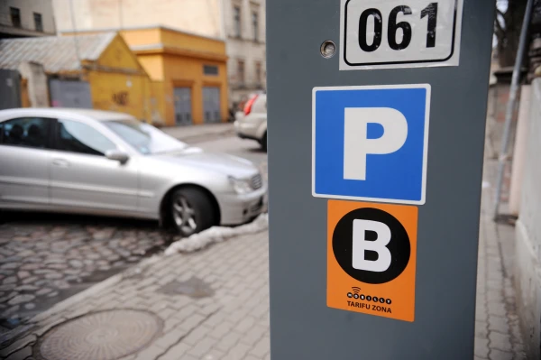 In Riga, they plan to increase the cost of car parking: by how much?