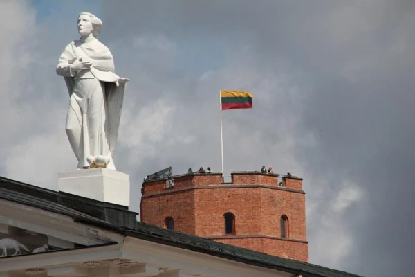 The President is Trying to Stop Lithuanians Who Rushed to Spend Their Pension Money