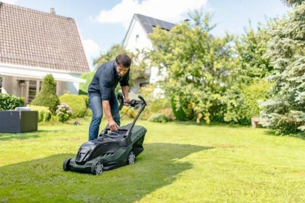 Do gasoline lawn mowers harm health and crops?
