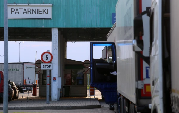 More than 60,000 vehicles crossed the eastern border after the introduction of the electronic queue