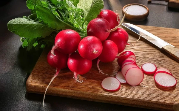 Not Just Crunch: How to Properly Eat Radishes and Why Cold Water Can Ruin Everything