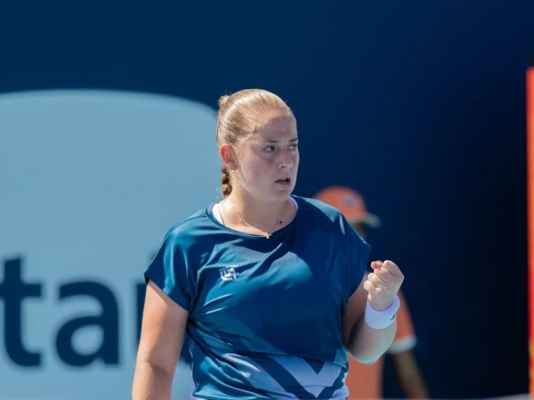 Alena Ostapenko took the first set from the best tennis player in Russia