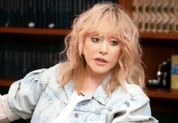 Pugacheva Celebrated Her 77th Birthday in Cyprus Surrounded by Family: Festive Photo Appeared Online