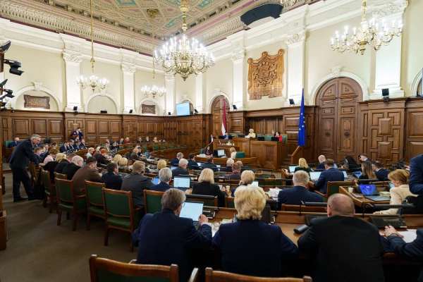 Siliņa Achieved Her Goal: The Saeima Voted for a Loan for airBaltic