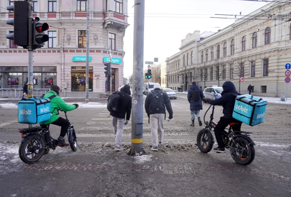 MP: "Immigrant Couriers Need to Be Restricted"