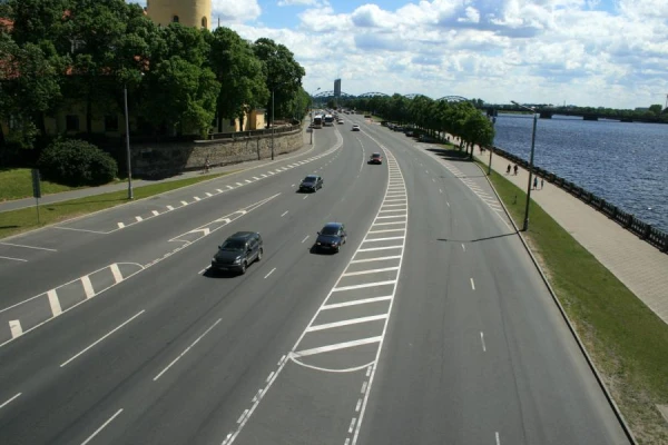 From the Cable-Stayed Bridge to the Railway Bridge: A New Bicycle Path Approved in Riga for €1.28 Million