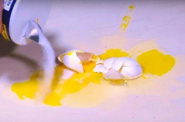 How to Remove an Egg Stain from a Tablecloth?