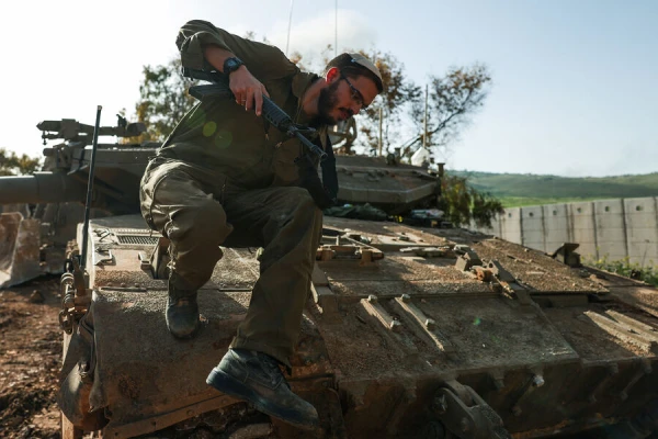 Outrageous Incident: Israeli Soldier Desecrates Statue of Jesus Christ in Lebanon