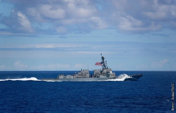 Dramatic Interception: U.S. Navy Seizes Iranian Freighter in the Gulf of Oman