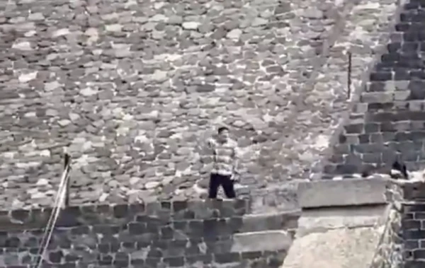 Gunfire Opens on Tourists in Ancient City of Mexico