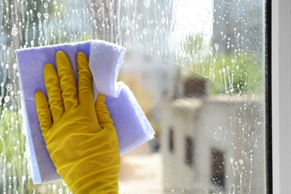 No streaks and excess chemicals: how to properly clean windows at home