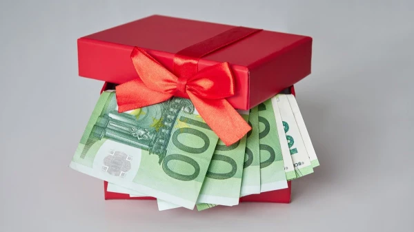 Tax on Mom's Help: Do I Need to Share Family Bank Transfers with the State Revenue Service?