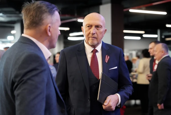 She will call and congratulate Shlesers on winning the elections