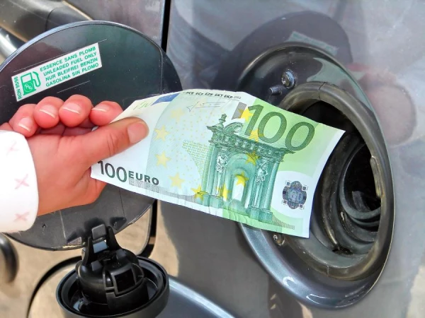 Due to 'climate indecision' in Latvia, fuel prices will rise in the coming years