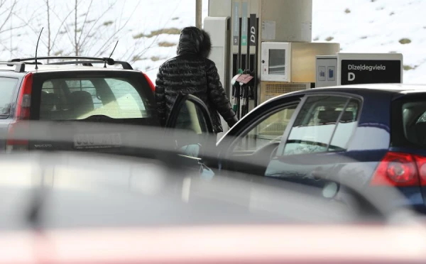 Pay and Leave - The Competition Council has determined that fuel prices at gas stations have risen according to the rules