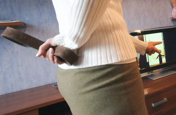 Из семейной практики наказания ремень стал делом государства.