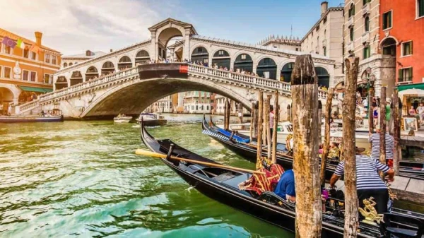 The EU Warned of the Withdrawal of Funding from the Venice Biennale