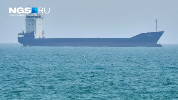 Middle Eastern Standoff: Canceled Flights, Mines in the Strait, and Escalation Threats