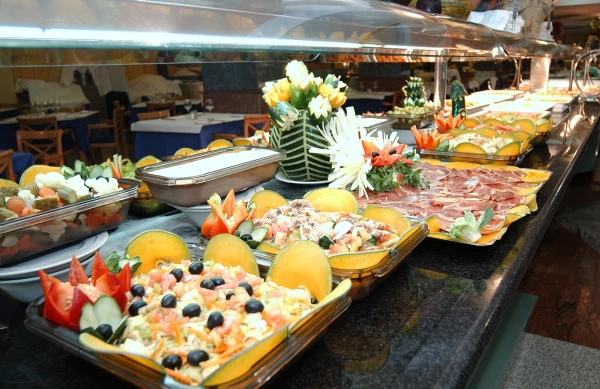 5 Dishes at the Buffet in Turkey That Are Dangerous to Eat